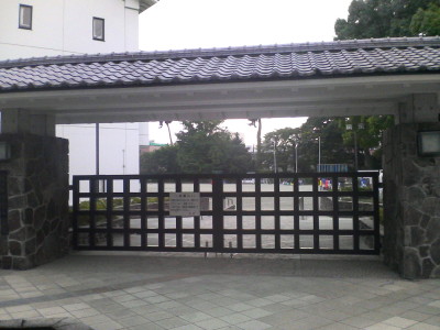 小田原城近くの学校.JPG